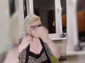 TilyTily webcam bongacams model stream image