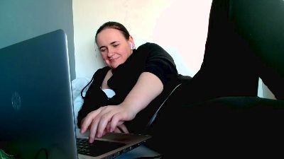Nellie_star webcam model stream image