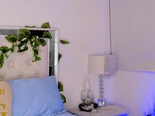 Isabel Belza webcam model stream image