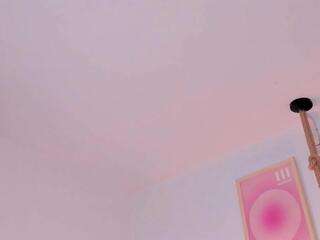 Pearl Moon webcam model stream image