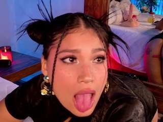 courtneygrey webcam model stream image