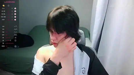 LeonBoykisser webcam stripchat model stream image