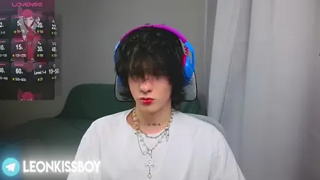 LeonBoykisser webcam stripchat model stream image