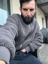 Michel_huge webcam model stream image