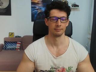 Brutus K webcam flirt4free model stream image