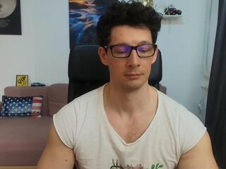 Brutus K webcam flirt4free model stream image