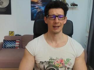 Brutus K webcam flirt4free model stream image