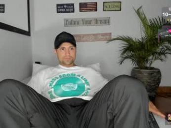 maxi_mux1 webcam model stream image