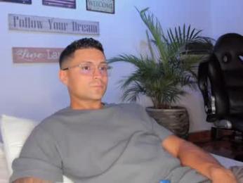 maxi_mux1 webcam chaturbate model stream image