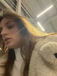 -AngelAri- webcam stripchat model stream image