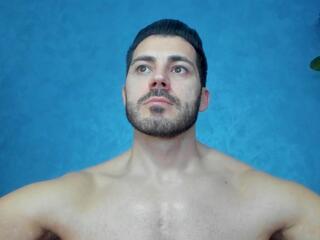 Cutler Q webcam flirt4free model stream image