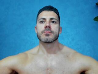 Cutler Q webcam flirt4free model stream image