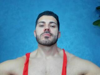 Cutler Q webcam flirt4free model stream image