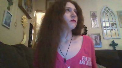 QueenCrimson webcam cam4 model stream image