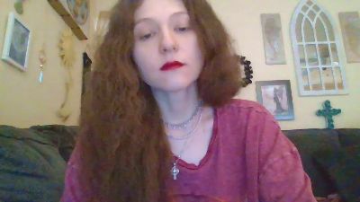 QueenCrimson webcam model stream image