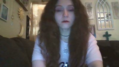 QueenCrimson webcam cam4 model stream image