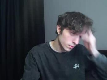 dress_air webcam model stream image