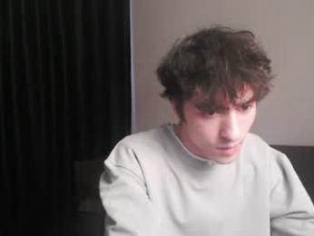 dress_air webcam model stream image