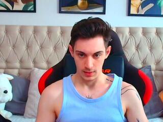 Rovan Bean webcam model stream image