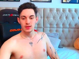 Rovan Bean webcam flirt4free model stream image