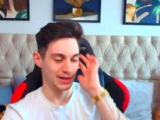 Rovan Bean webcam model stream image