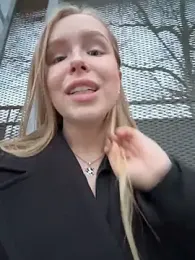 Liza_risky webcam model stream image