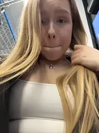 Liza_risky webcam model stream image