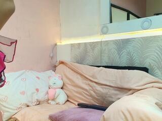 Amanda Rossi webcam flirt4free model stream image