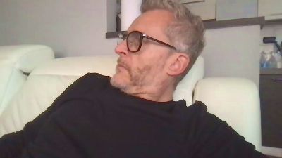 Axl_hot webcam model stream image