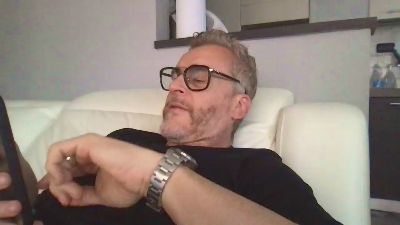 Axl_hot webcam model stream image