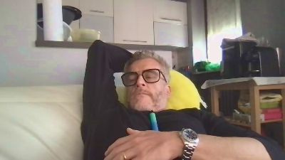 Axl_hot webcam model stream image