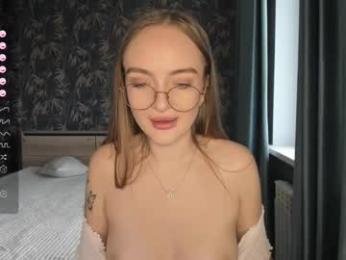 a_delina webcam chaturbate model stream image