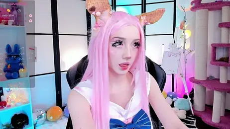 MilkyCute webcam model stream image