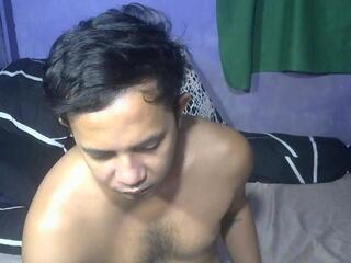 Lyndon F webcam model stream image