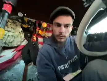 XMeF10 webcam stripchat model stream image