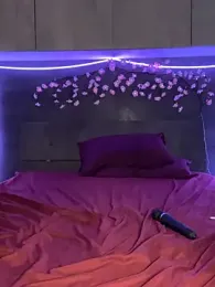 YumiLux webcam stripchat model stream image