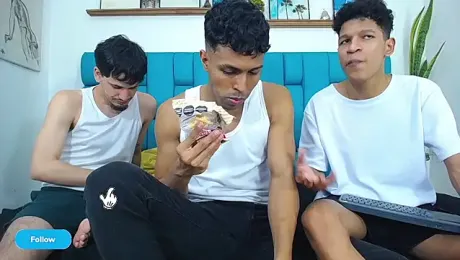 Interracial_Snow_Bunny webcam stripchat model stream image