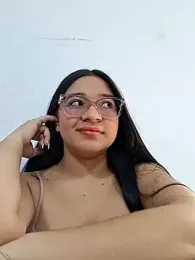 -VICKKY webcam model stream image