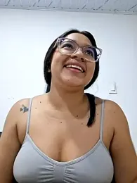 -VICKKY webcam model stream image