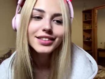 ozellagranville webcam model stream image