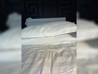 -Sara- webcam model stream image