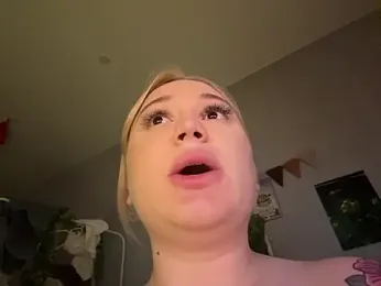 MCThroatGoat webcam model stream image