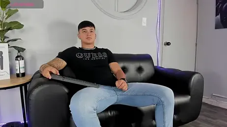 Cristopher_strong webcam model stream image