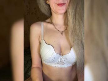AnnaFlowers webcam model stream image