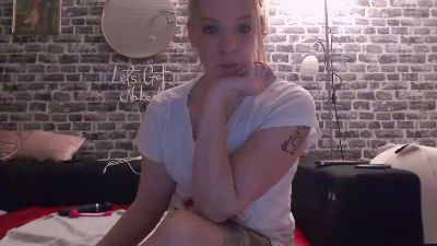 xHotmilf87x webcam cam4 model stream image
