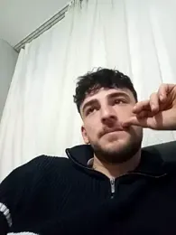 Yasinyasin7 webcam model stream image