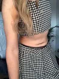 Aly_scarf webcam model stream image