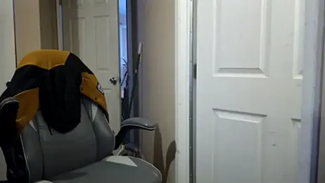 Huntzg23 webcam model stream image