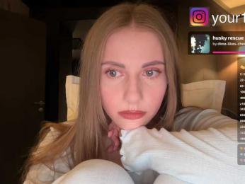 VikkiExtraCheese webcam bongacams model stream image