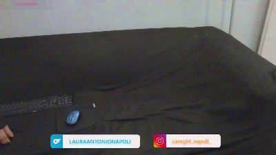 Lauratonynapoli webcam cam4 model stream image